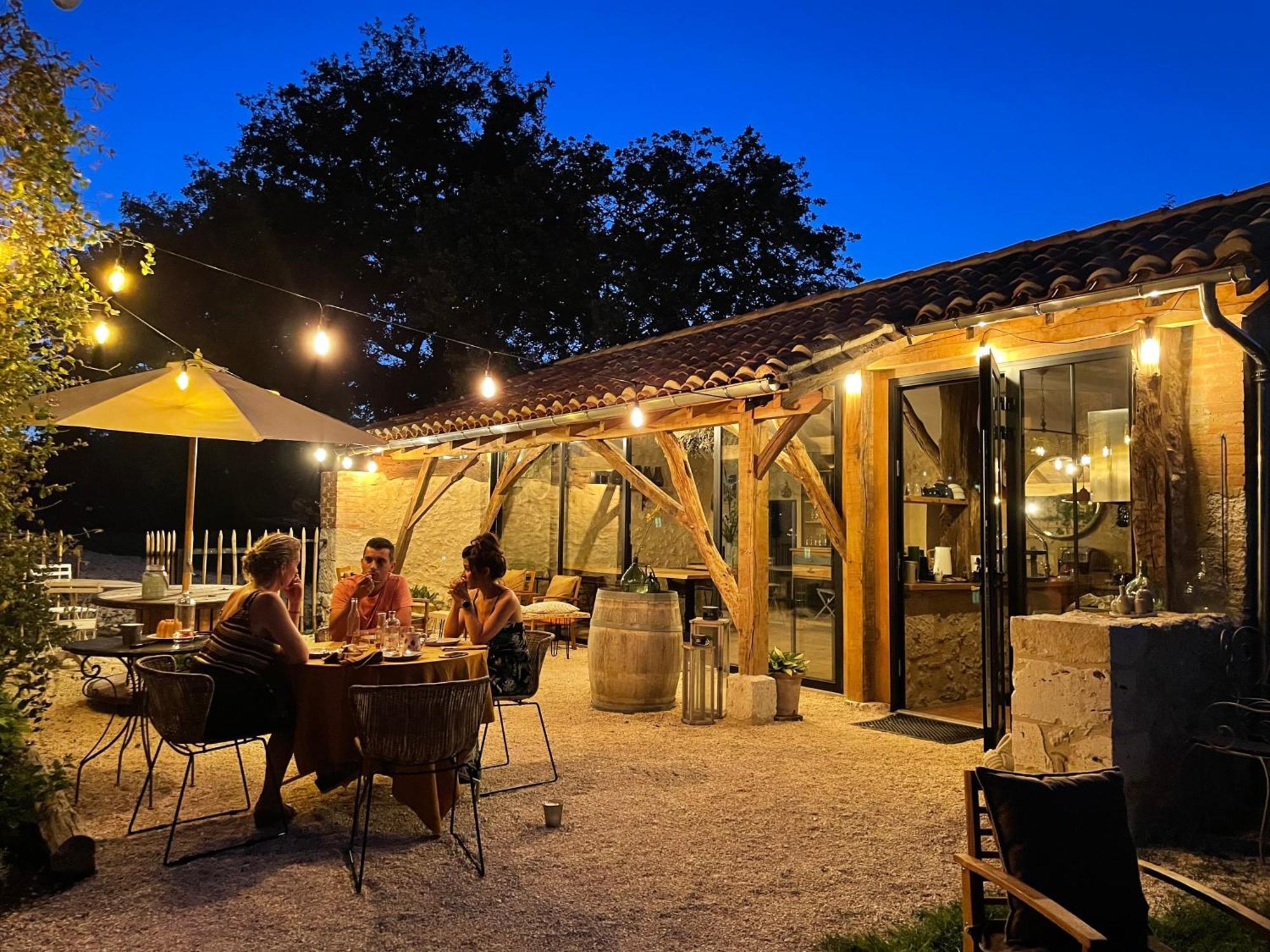 Dome Insolite Lichen Jacuzzi Et Petits-Dejeuners Inclus Gondrin Εξωτερικό φωτογραφία
